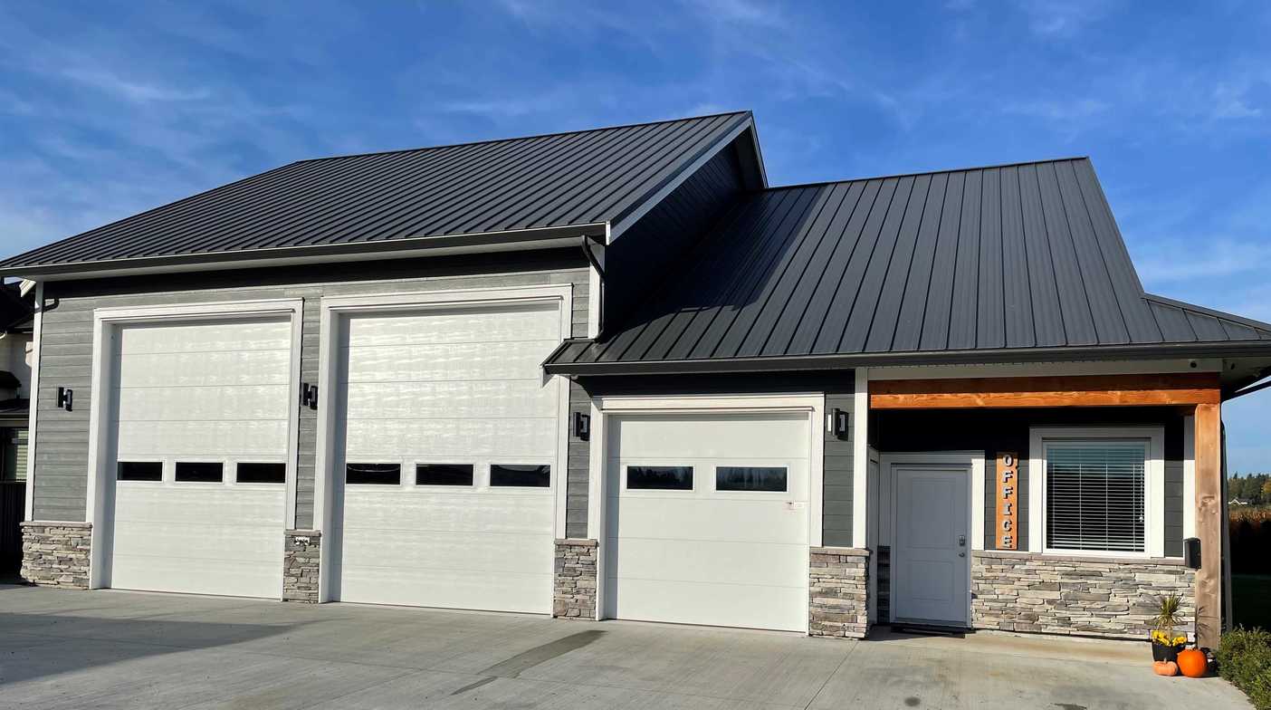 custom built shop, fraser valley home builder custom built office